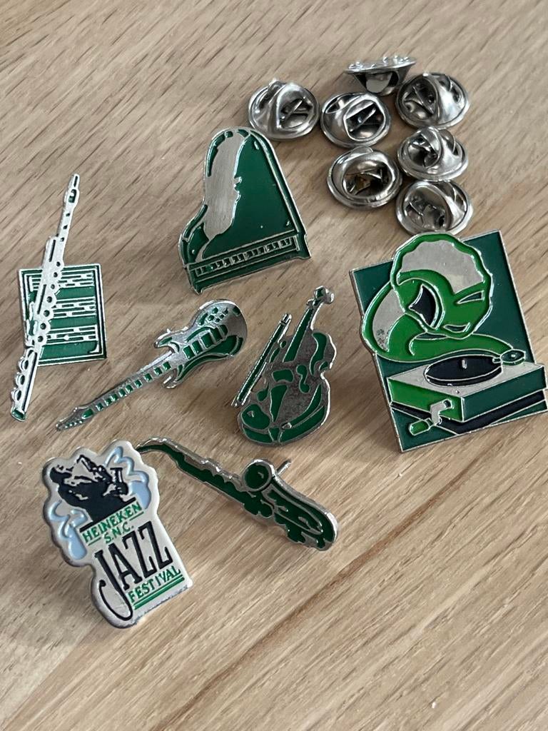 Set Heineken Muziek Instrumenten pins - Jazz festival, Verzamelen, Speldjes, Pins en Buttons, Gebruikt, Ophalen of Verzenden, Heineken