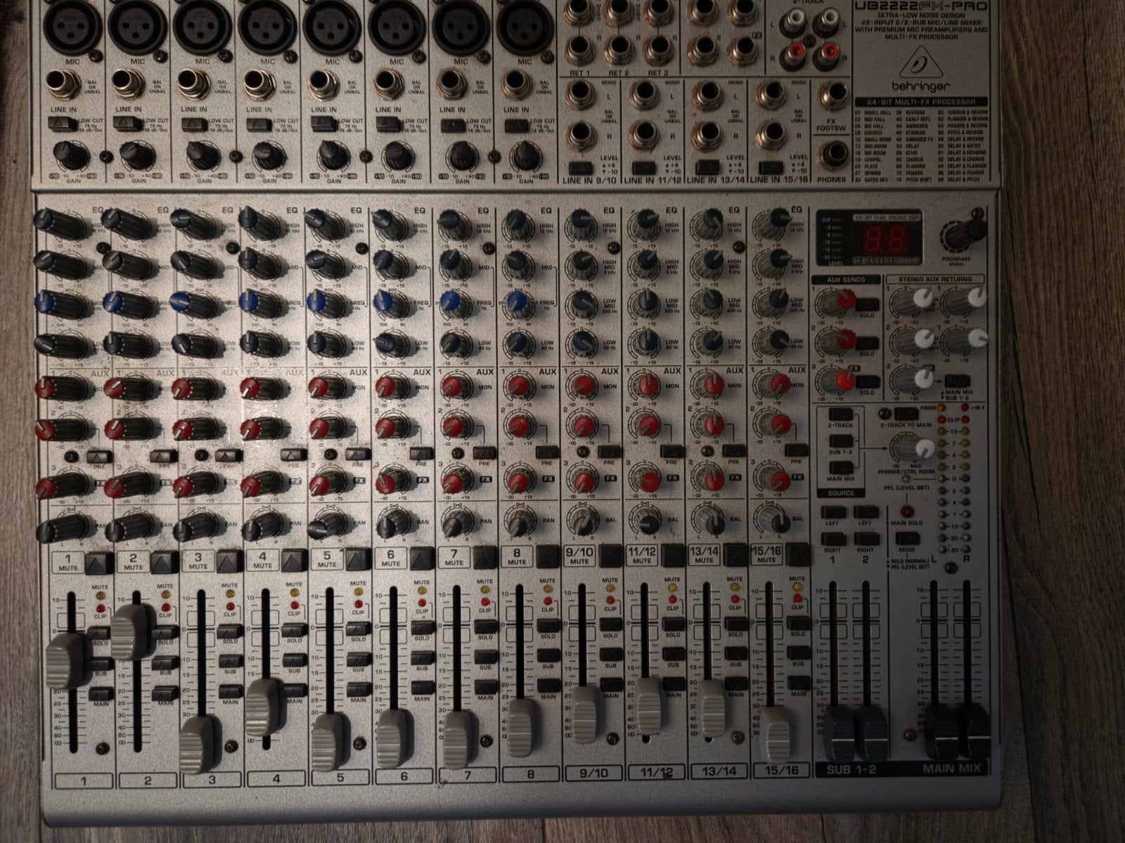 Behringer Eurorack UB2222FX-PRO Mengpaneel, Ophalen of Verzenden, Gebruikt, 20 kanalen of meer, Microfooningang