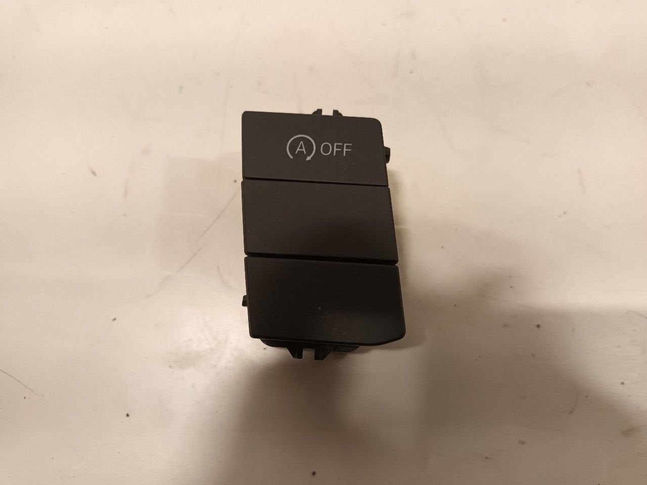 Start/stop schakelaar Volkswagen Up, Auto-onderdelen, Onderdelen@venauto.nl, Van der Ven Autorecycling B.V., Gebruikt, Ettenseweg 76, 4706 PB Roosendaal, The Netherlands