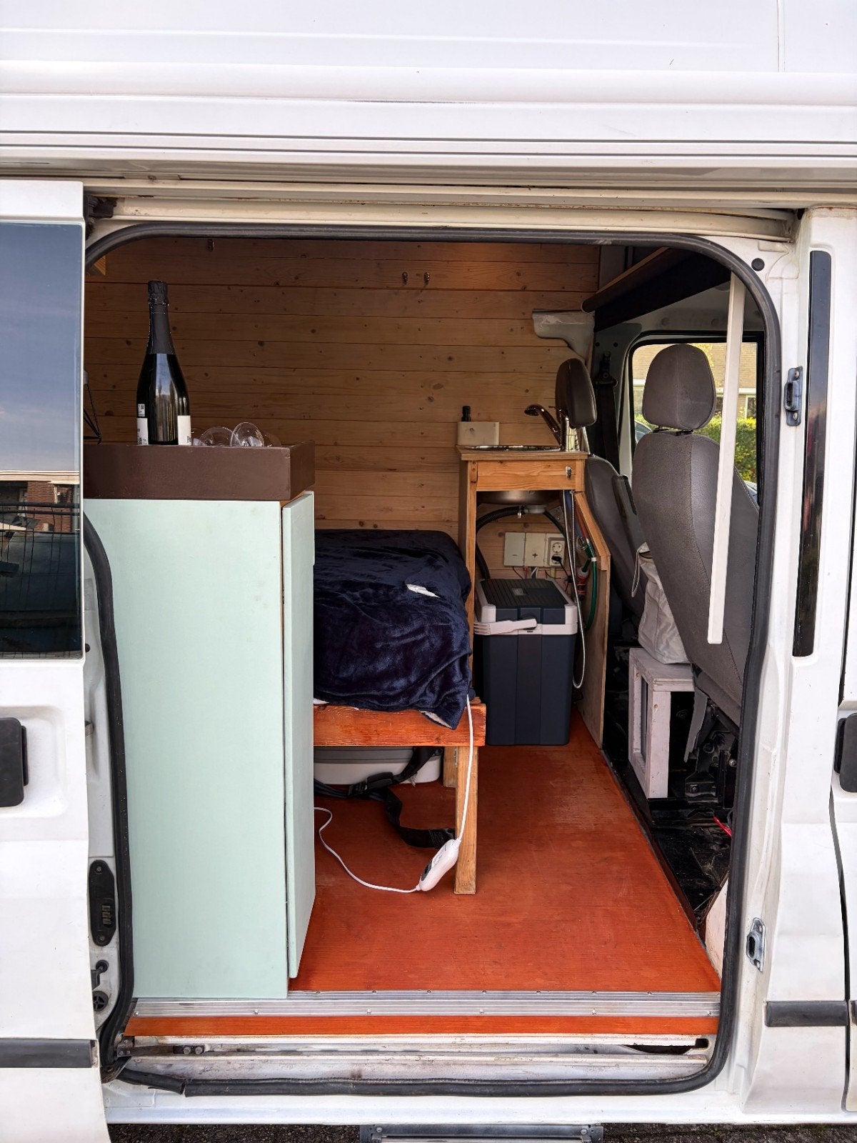 Foto 13 van Ford Transit 2-persoons camper | Zonnepanelen & luifel