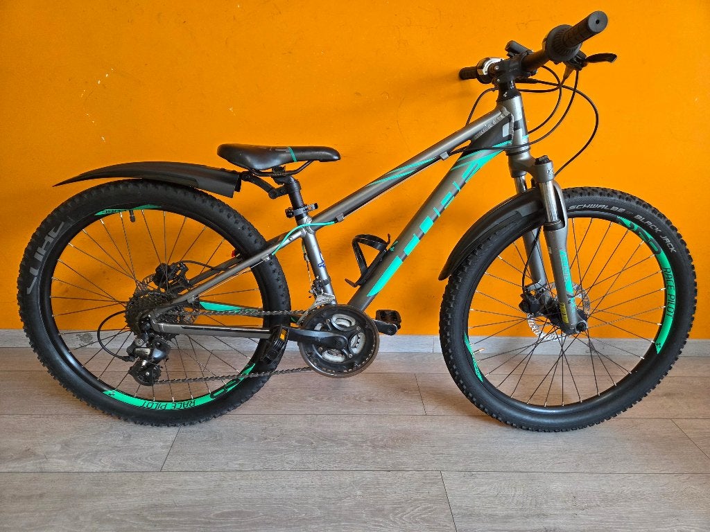 Cube 240 Acid Race 24 inch, Ophalen, Gebruikt, 20 inch of meer