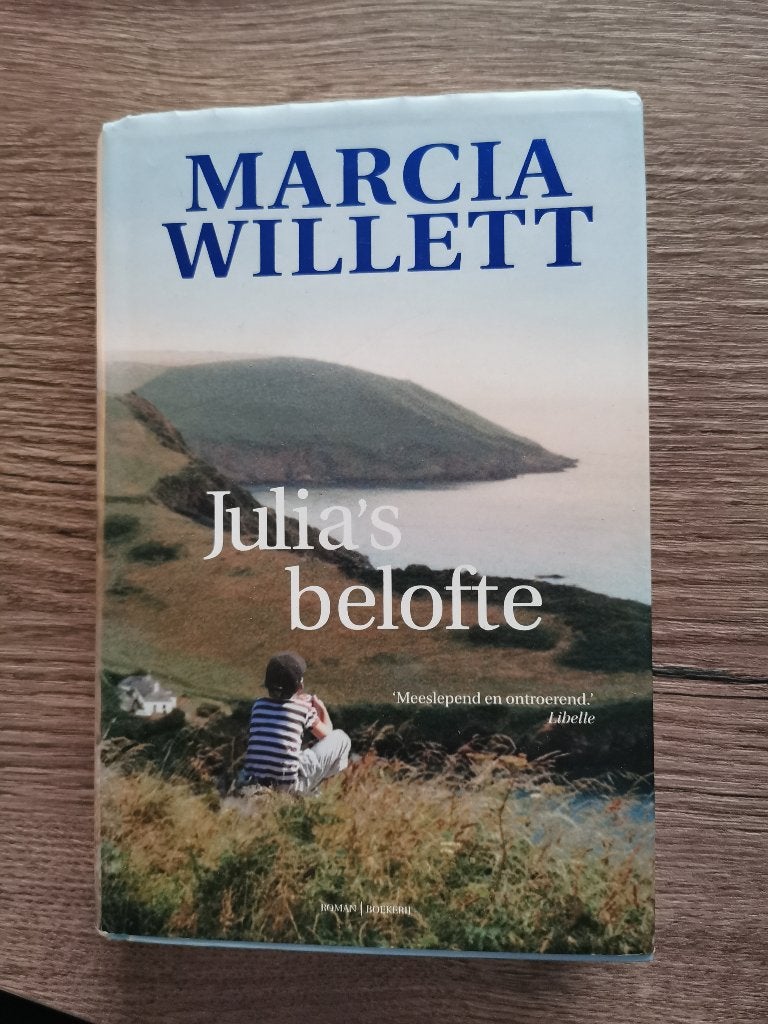 14 .. Marcia Willett - Julia's belofte, Ophalen of Verzenden, Zo goed als nieuw