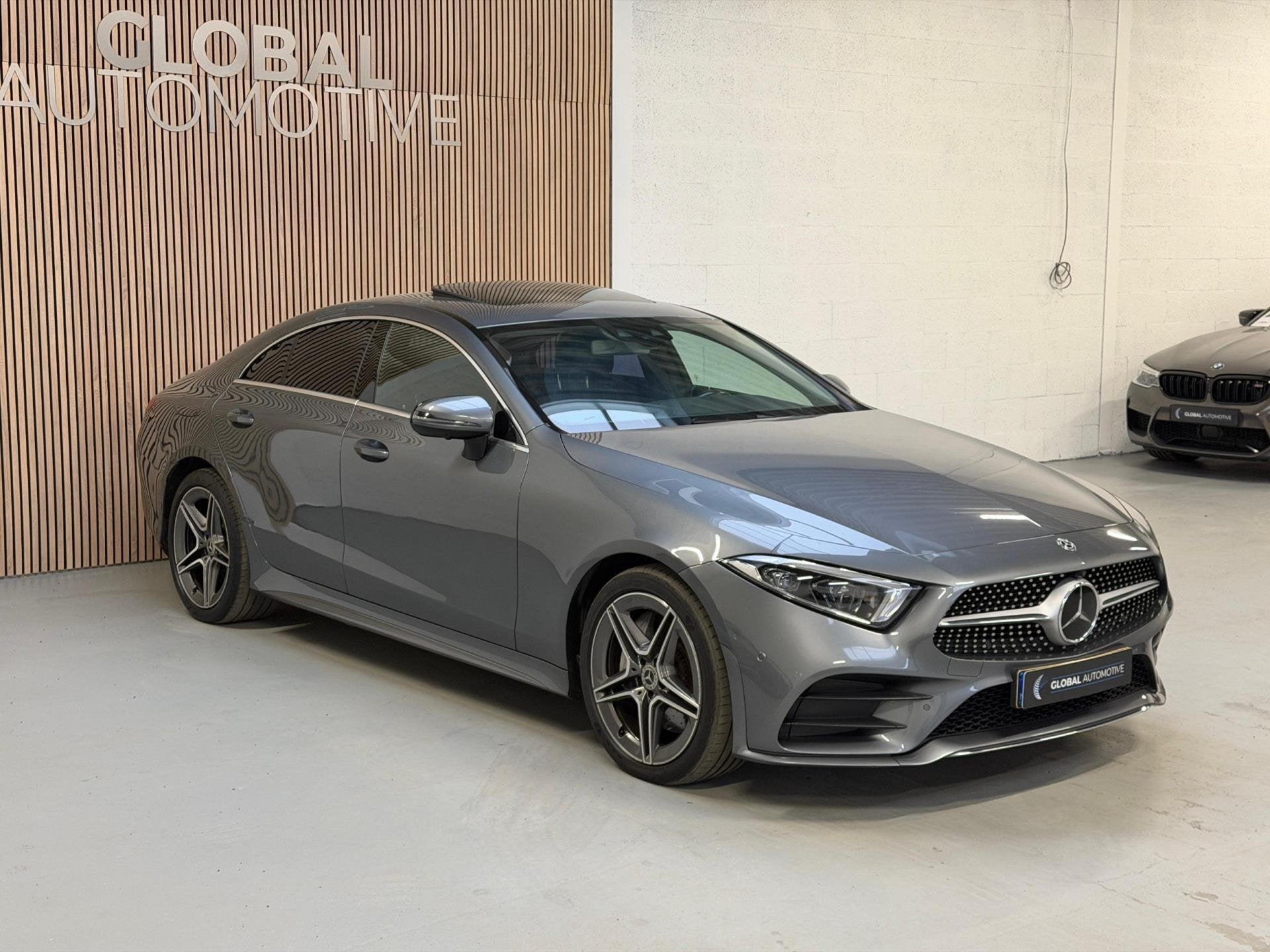 Mercedes-Benz CLS-klasse 450 4MATIC Premium Plus | Sfeer | 3, Auto's, Automaat, Gebruikt, 367 pk, Leder