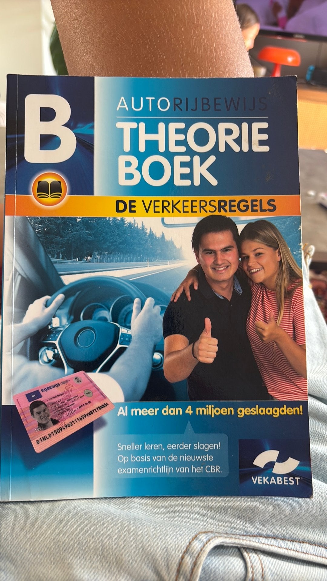 Auto theorie boek gratis, Boeken, Auto's | Boeken, Ophalen, Zo goed als nieuw, Algemeen