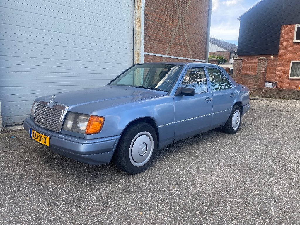 Mercedes 250D, W124, 1986 Oldtimer Belastingvrij met APK, Auto's, Mercedes-Benz, Bedrijf, Diesel, Te koop