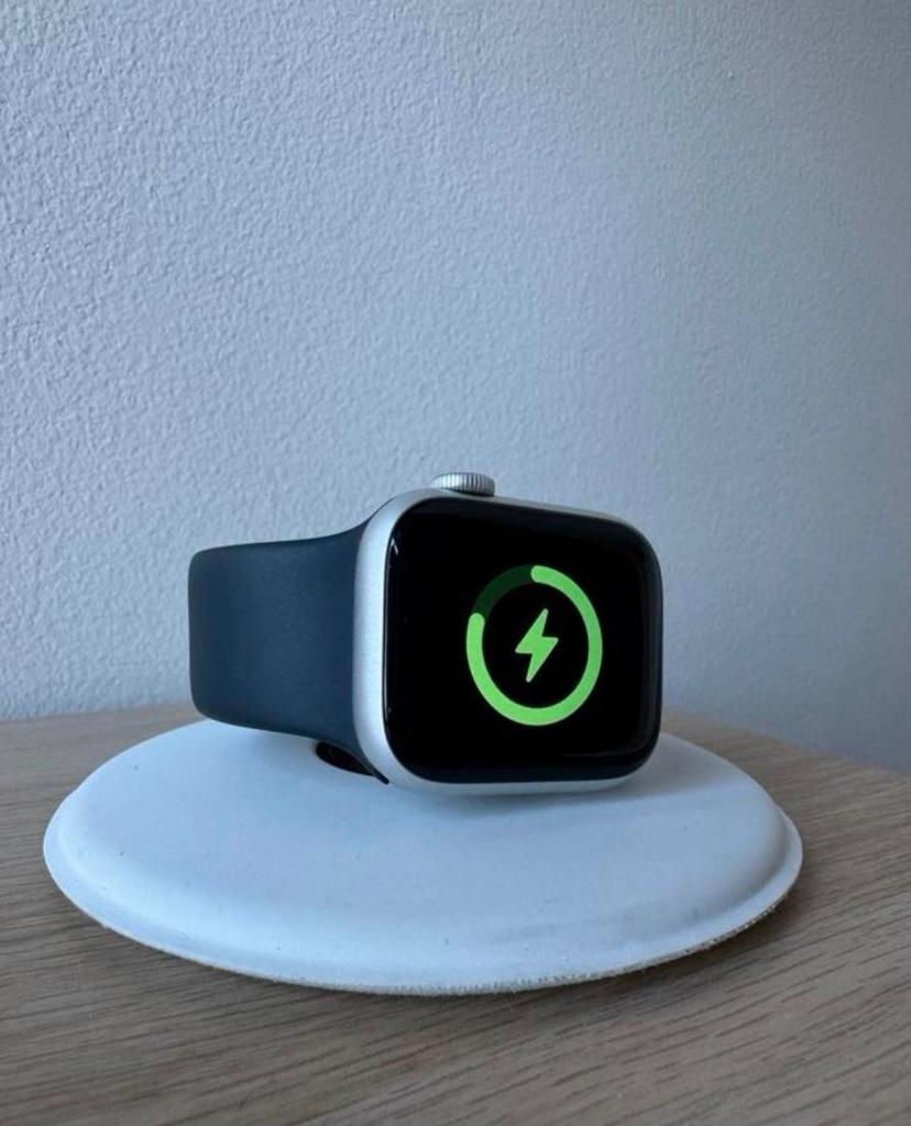 Magnetic Charging Dock Apple Watch | oplaadstation, Apple Watch 1 t/m nieuwste model, Ophalen of Verzenden, Zo goed als nieuw