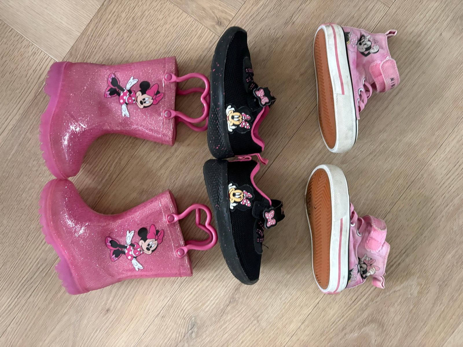 Minnie Mouse schoenen en laarzen maat 22, Ophalen of Verzenden, Gebruikt, Meisje, Laarzen