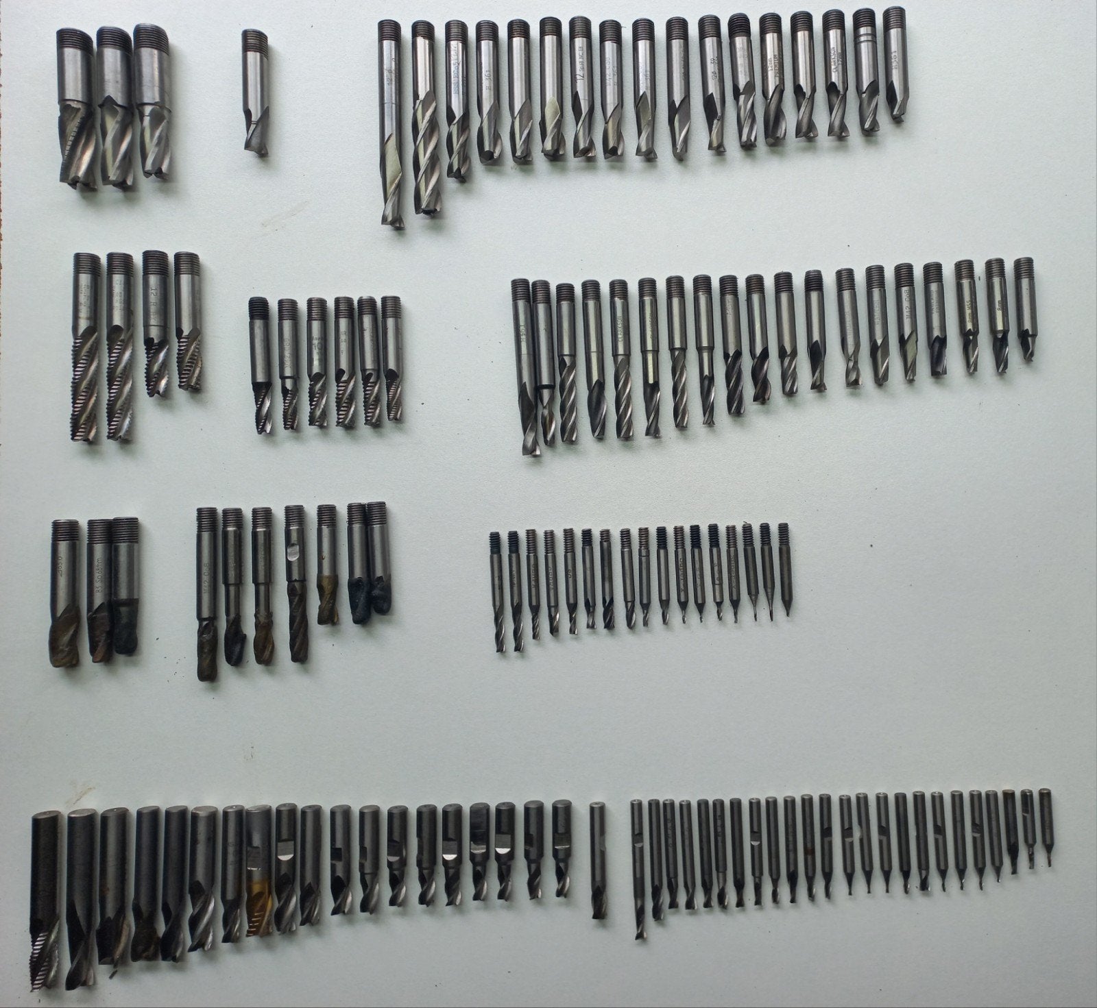 Te Koop: 122 stuks frezen voor freesmachine, Ophalen of Verzenden, Elektrisch, Overige soorten