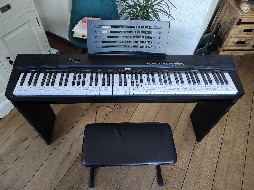 Max music piano keyboard, Muziek en Instrumenten, Keyboards, Gebruikt, 88 toetsen, Met standaard, Ophalen