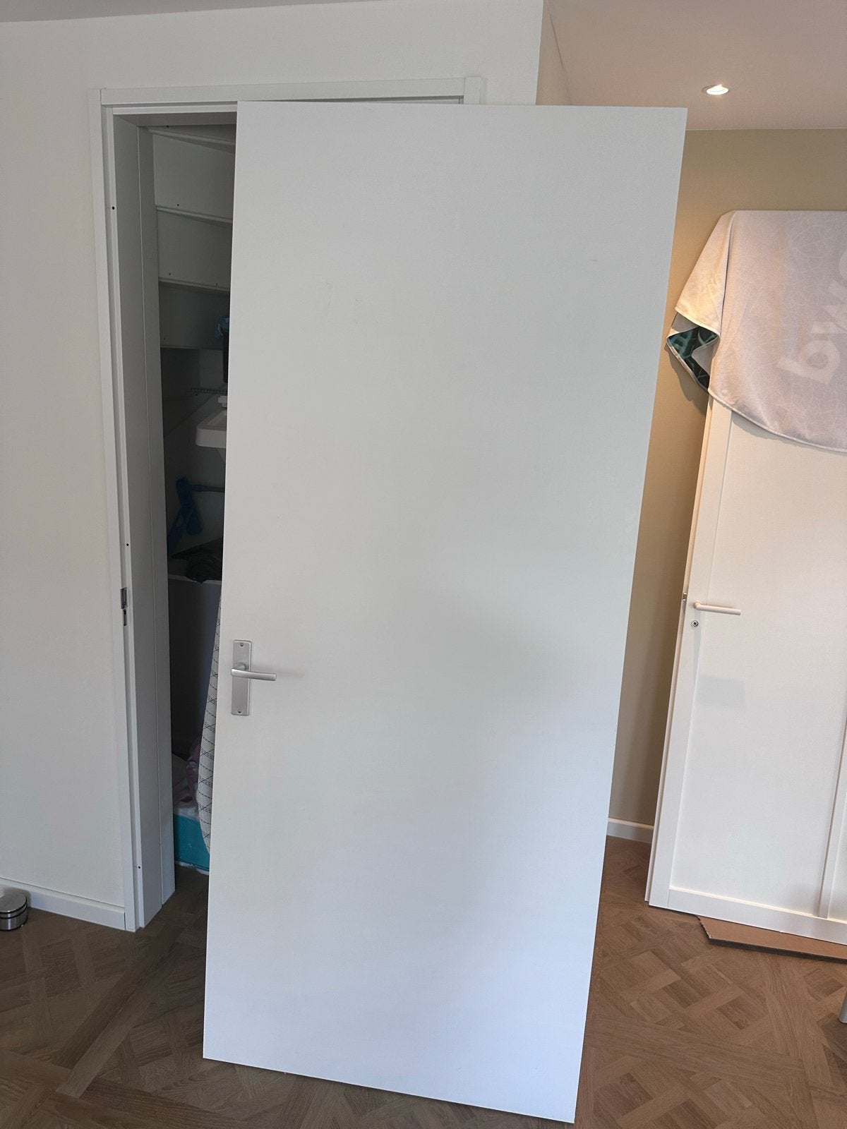 Witte binnendeur 230 x 95 cm met klink, Doe-het-zelf en Verbouw, Deuren en Horren, Ophalen, Gebruikt, 80 tot 100 cm, 215 cm of meer
