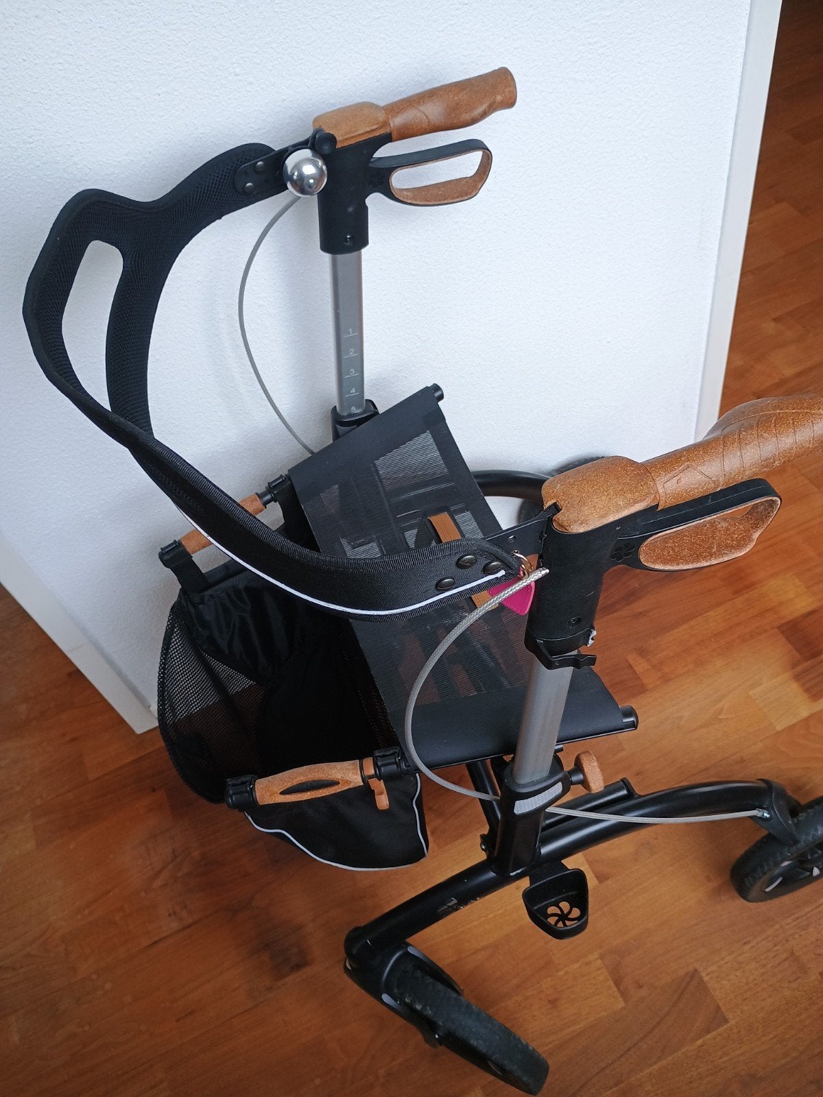 Luxe Aluminium rollator, Saljol Allround., Ophalen of Verzenden, Opvouwbaar, Zo goed als nieuw