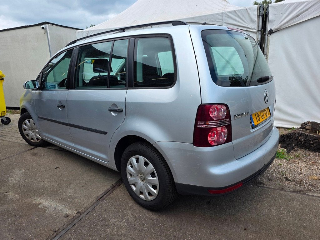 Volkswagen Touran 1.6 Trendline 7-PERSOONS airco/CRUISE, Auto's, Volkswagen, Voorwielaandrijving, Gebruikt, 4 cilinders, Handgeschakeld