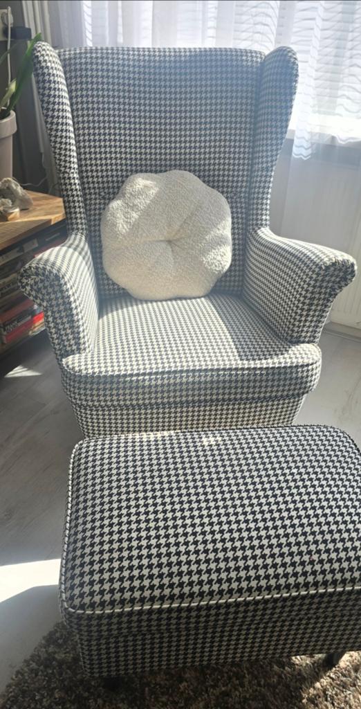 Ikea Strandmon fauteuil met voetenbank - zo goed als nieuw, Ophalen, Zo goed als nieuw, Stof, Modern, Klassiek