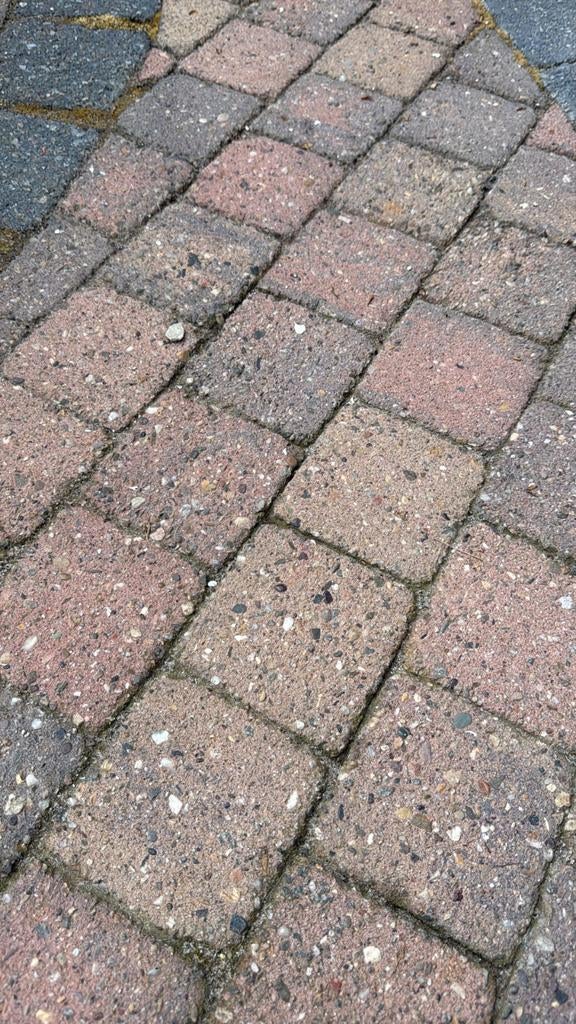 Gratis straat stenen ophalen zelf eruit halen, Ophalen, Gebruikt, Beton, Klinkers