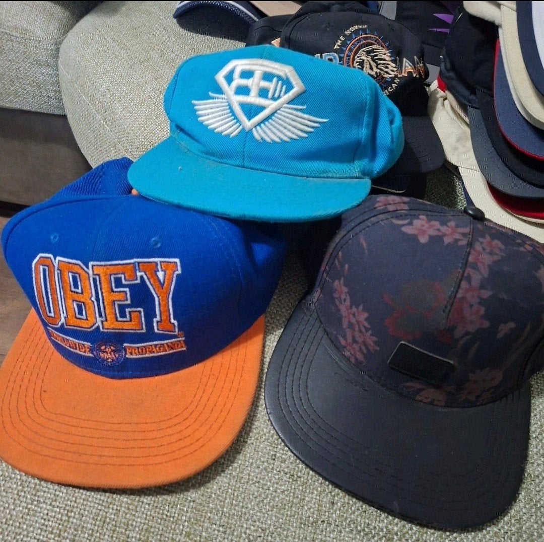Obey bloemen of Body Engineering cap, Ophalen