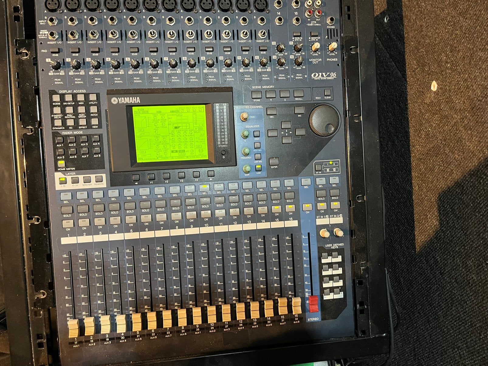 Yamaha 01V96 VCM met MY4-DA en trolley, Muziek en Instrumenten, Mengpanelen, Ophalen, Zo goed als nieuw, 20 kanalen of meer, Microfooningang