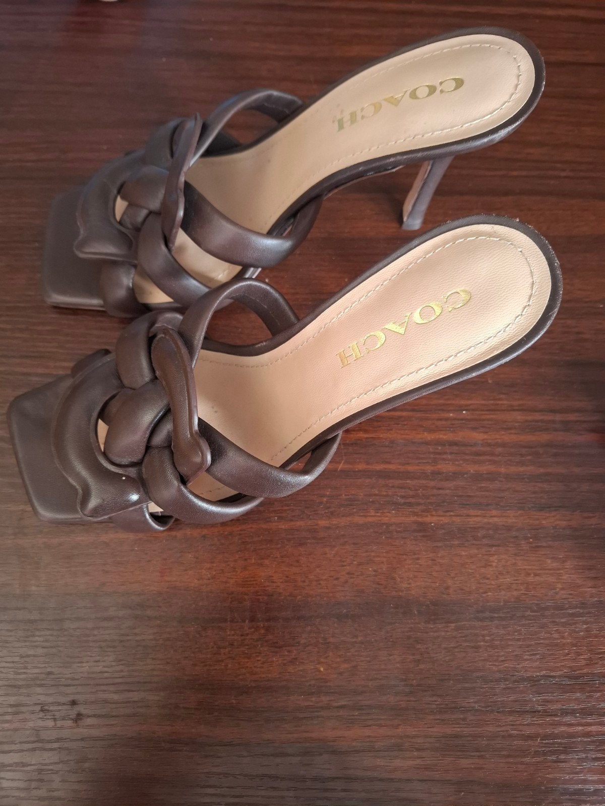 Nieuwe Coach muiltjes met hak - nooit gedragen, Kleding | Dames, Ophalen, Bruin, Nieuw, Sandalen of Muiltjes