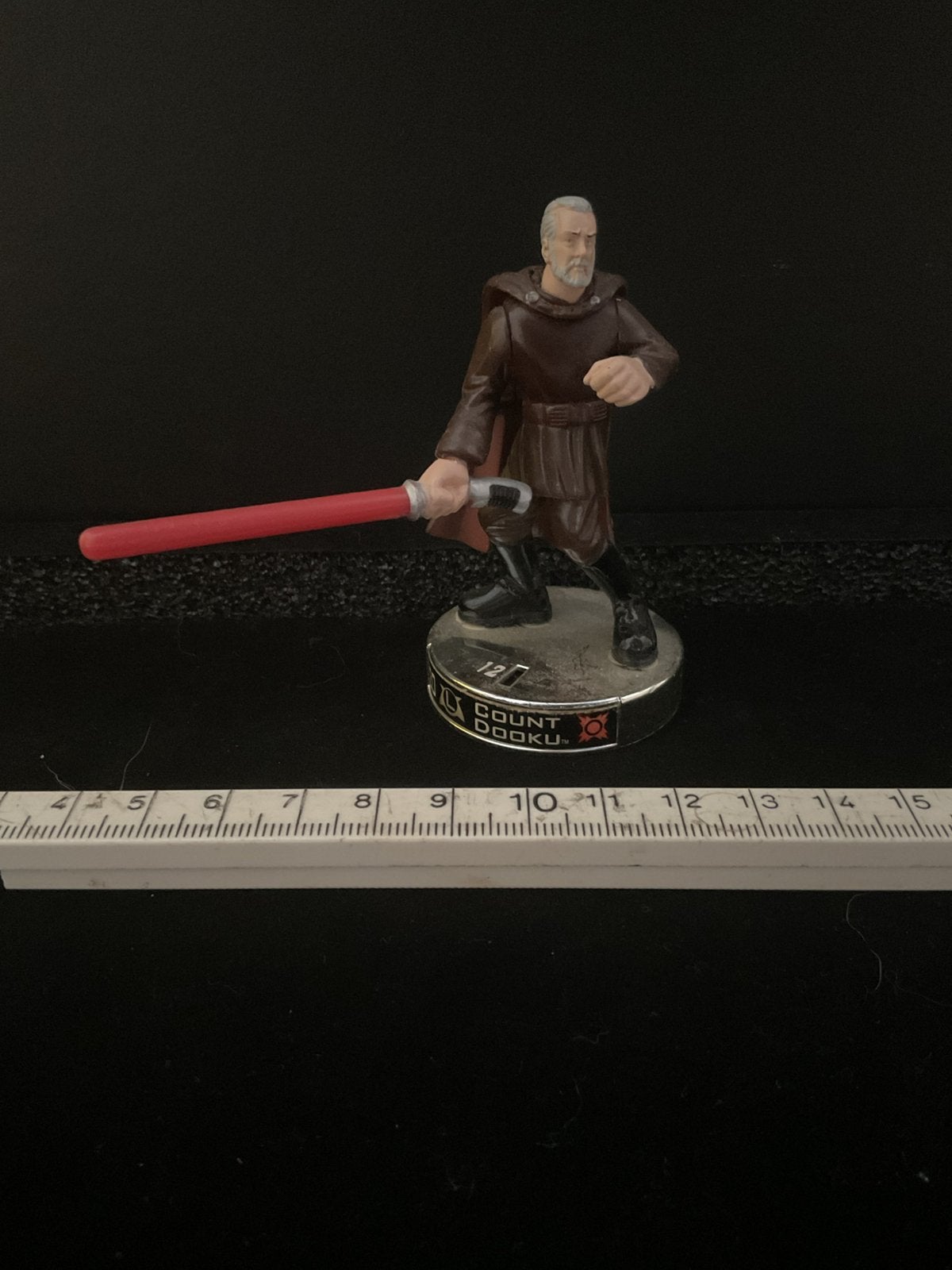 Star wars Count Dooku Hasbro 2005 Attacktix, Ophalen of Verzenden, Gebruikt, Actiefiguurtje