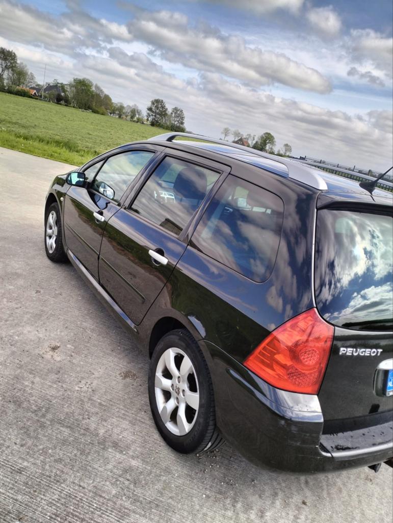 Peugeot 307 2.0 16V SW 2006 Zwart, Zwart, 4 cilinders, 7 stoelen, Zwart