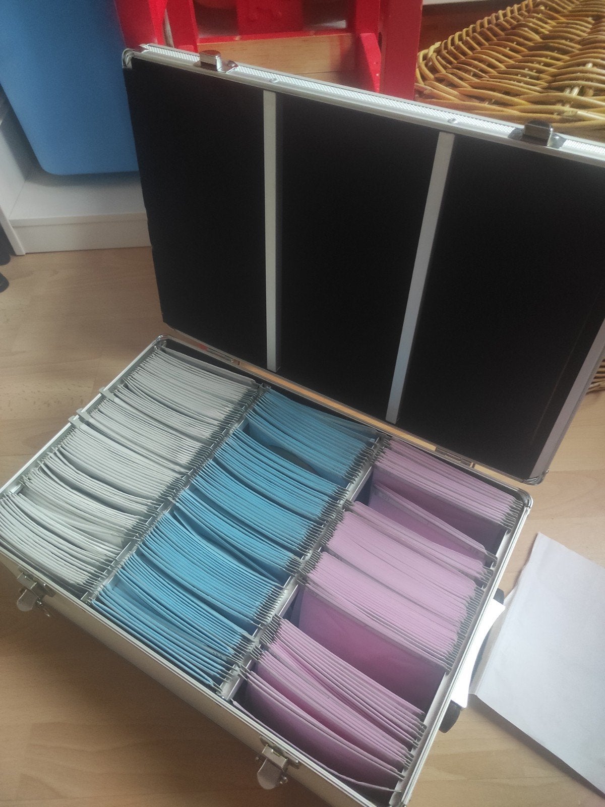 Koffer met dvd's +/- 300, Ophalen