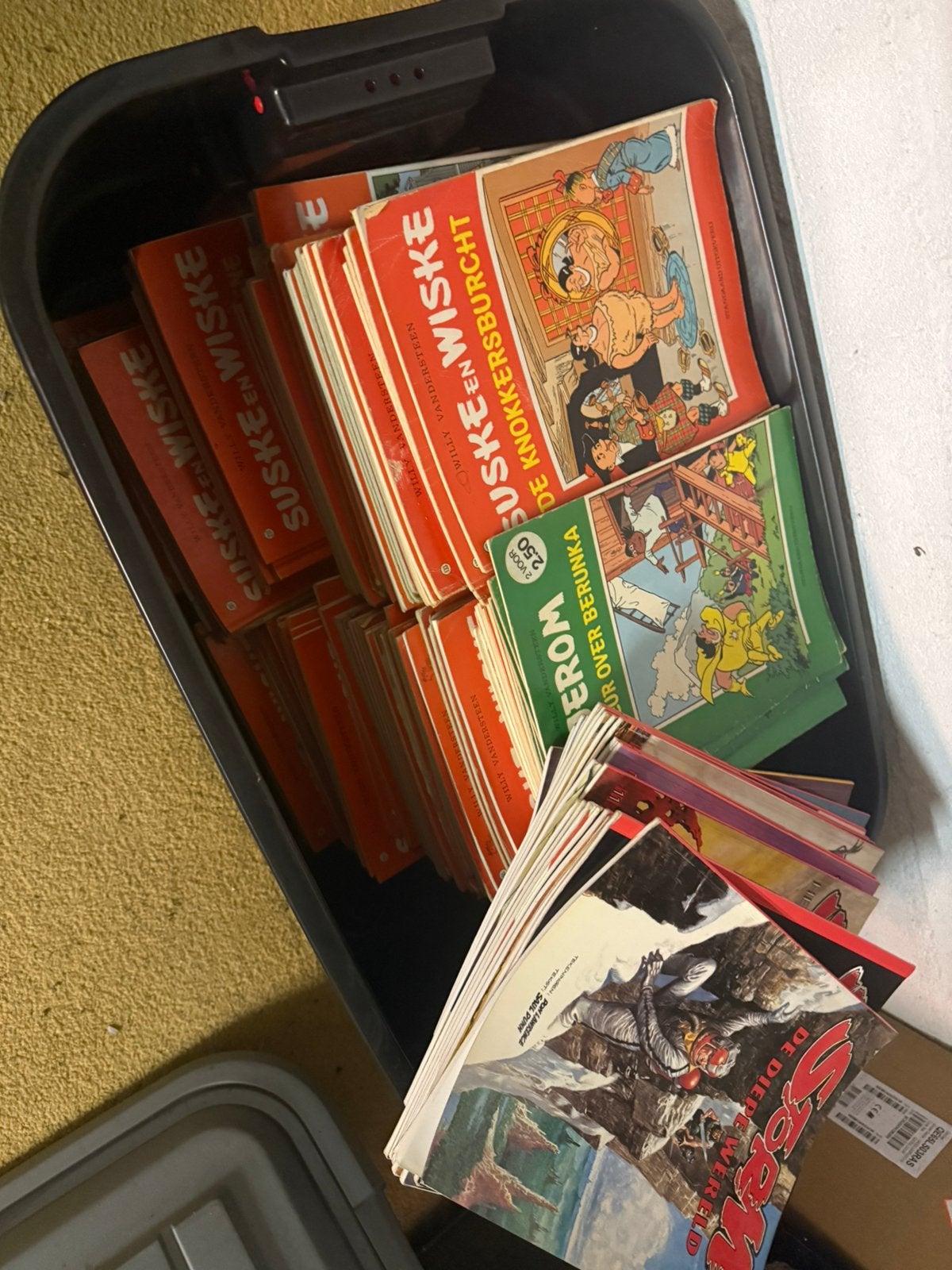 Grote partij Suske & Wiske, Storm en Stephen King pockets, Boeken, Meerdere comics, Ophalen, Gelezen, Europa