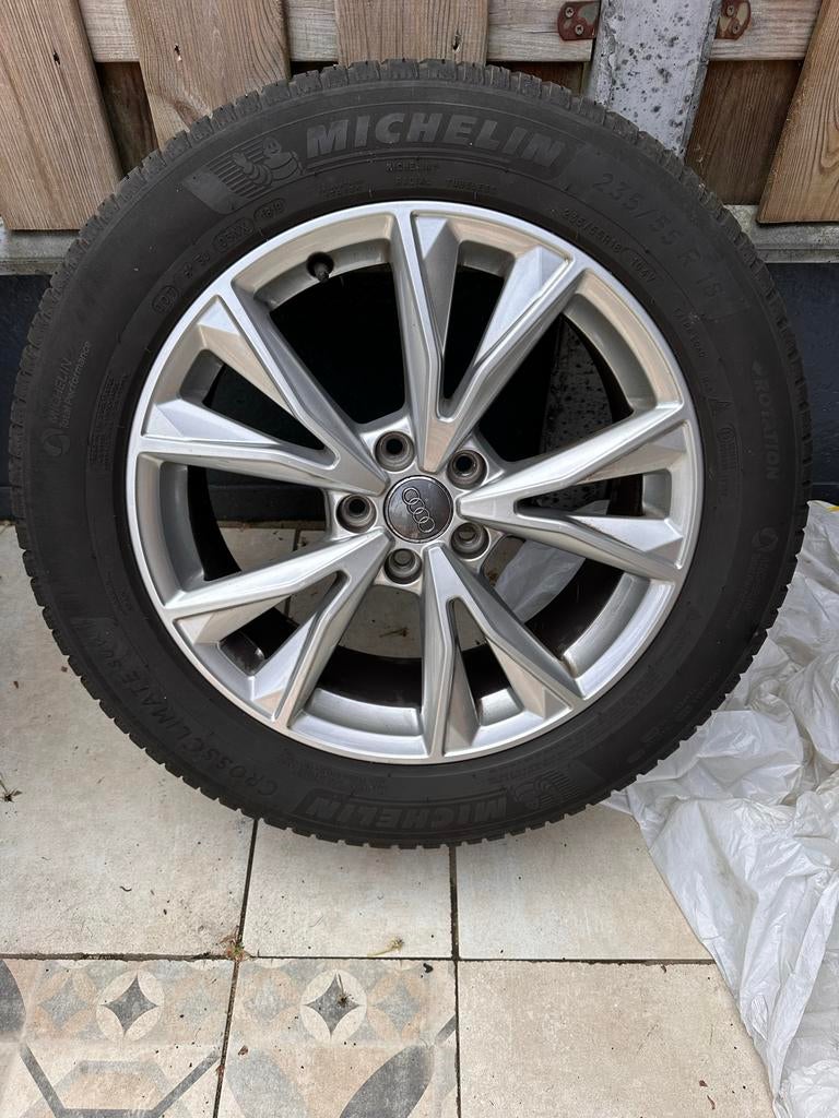 Audi Q3 Velgen met Michelin CrossClimate Banden 235/55 R18, Ophalen, 18 inch, Gebruikt, Banden en Velgen