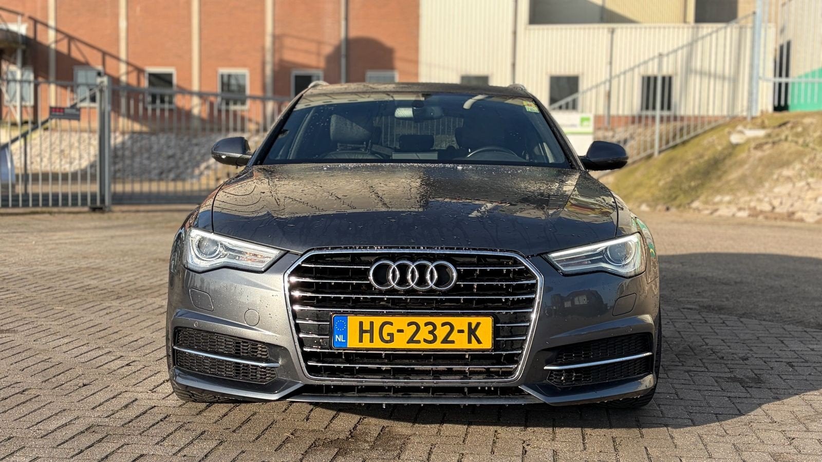 Audi A6 1.8 Tfsi Ultra AV S-tr 140KW 2015 3xS-line, Auto's, Dealer onderhouden, 1610 kg, Zwart, Bi-Xenon koplampen