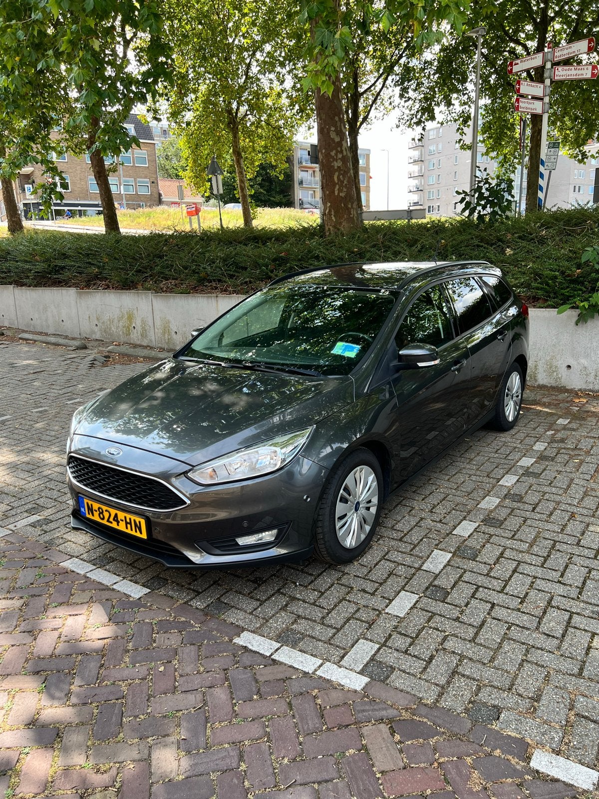 Ford Focus 1.0 Ecoboost 125pk 2017 Grijs, Zwart, Handgeschakeld, 1216 kg, Particulier