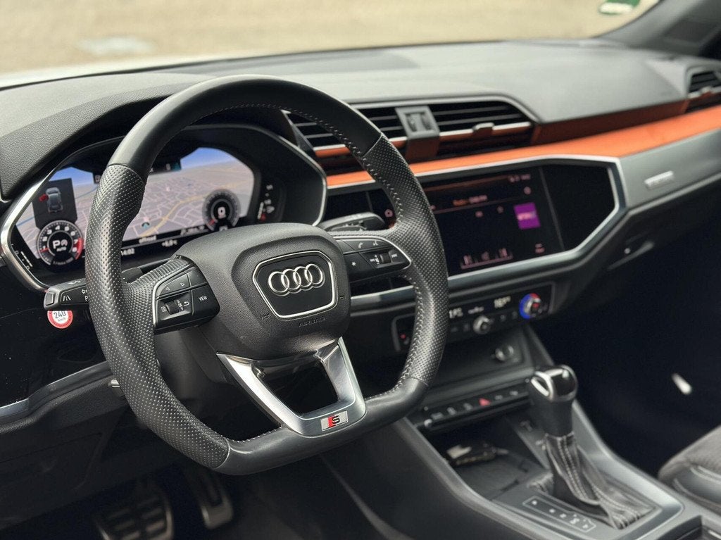 Audi Q3 40 TFSI quattro S-Line Led, Camera, Carplay, ACC, LM, Automaat, Gebruikt, 1984 cc, Wit