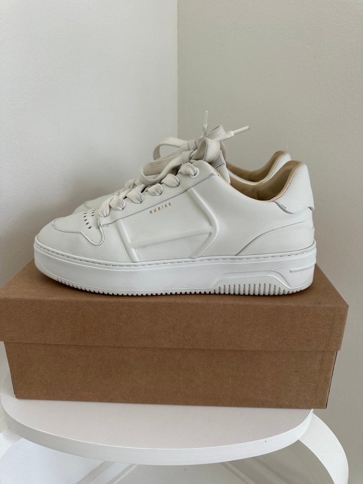 Witte Nubikk Basket Cole sneakers in maat 42, Wit, Ophalen of Verzenden, Sneakers of Gympen, Zo goed als nieuw
