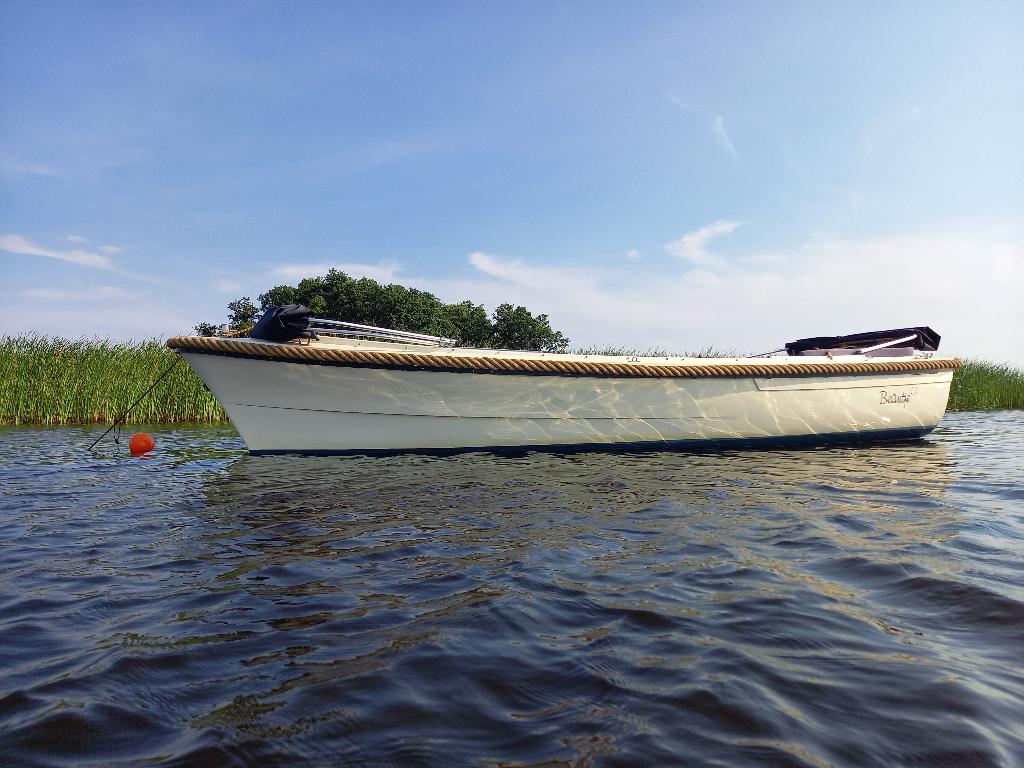 Sloep Bellus 580, elektrisch, klaar voor de zomer, Watersport en Boten, Sloepen, Overige typen, Binnenboordmotor, Elektrisch, Zo goed als nieuw
