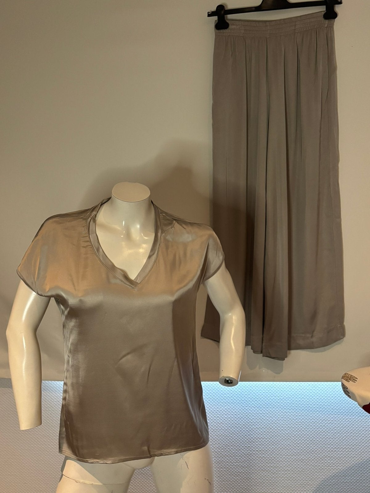 Vicolo 2 delig set maar m, Maat 38/40 (M), Beige, Ophalen of Verzenden, Zo goed als nieuw