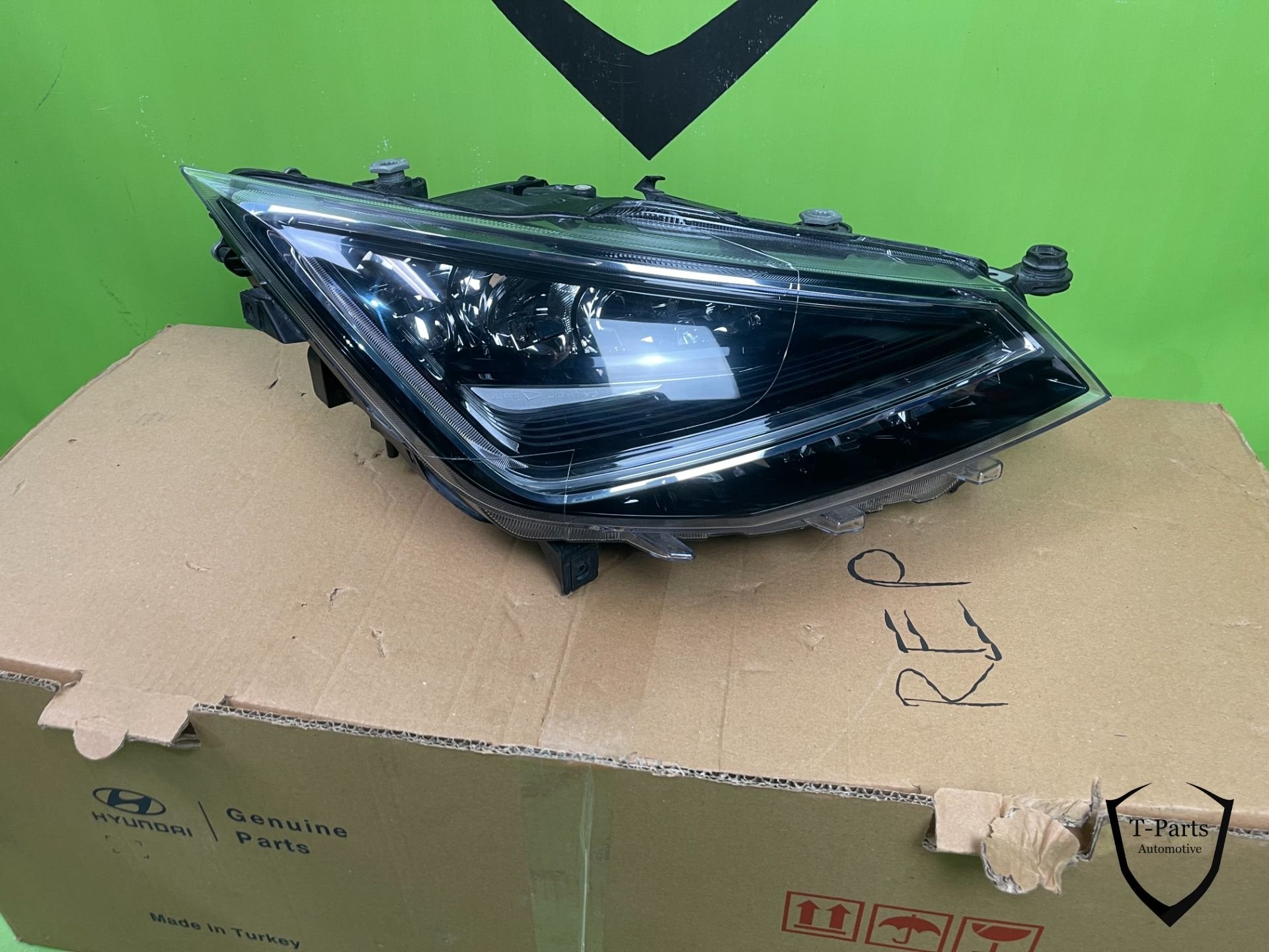 seat ibiza arona koplamp rechts 6F1941008E, Gebruikt, Autovia A-2, Km 585 585
08760  Martorell, ES, Ophalen of Verzenden, SEAT S.A.