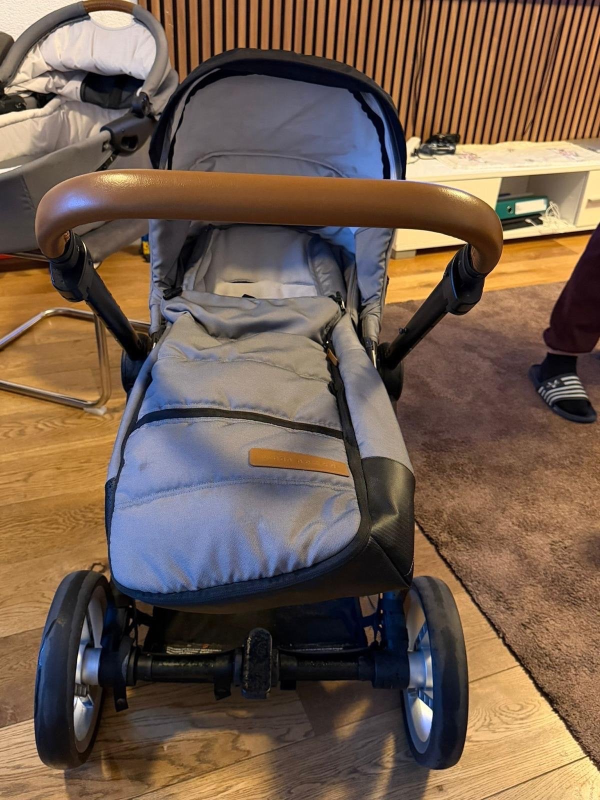 Mutsy Evo kinderwagen met reiswieg en zitje, Kinderen en Baby's, Kinderwagens en Combinaties, Ophalen, Gebruikt, Combiwagen, Met reiswieg