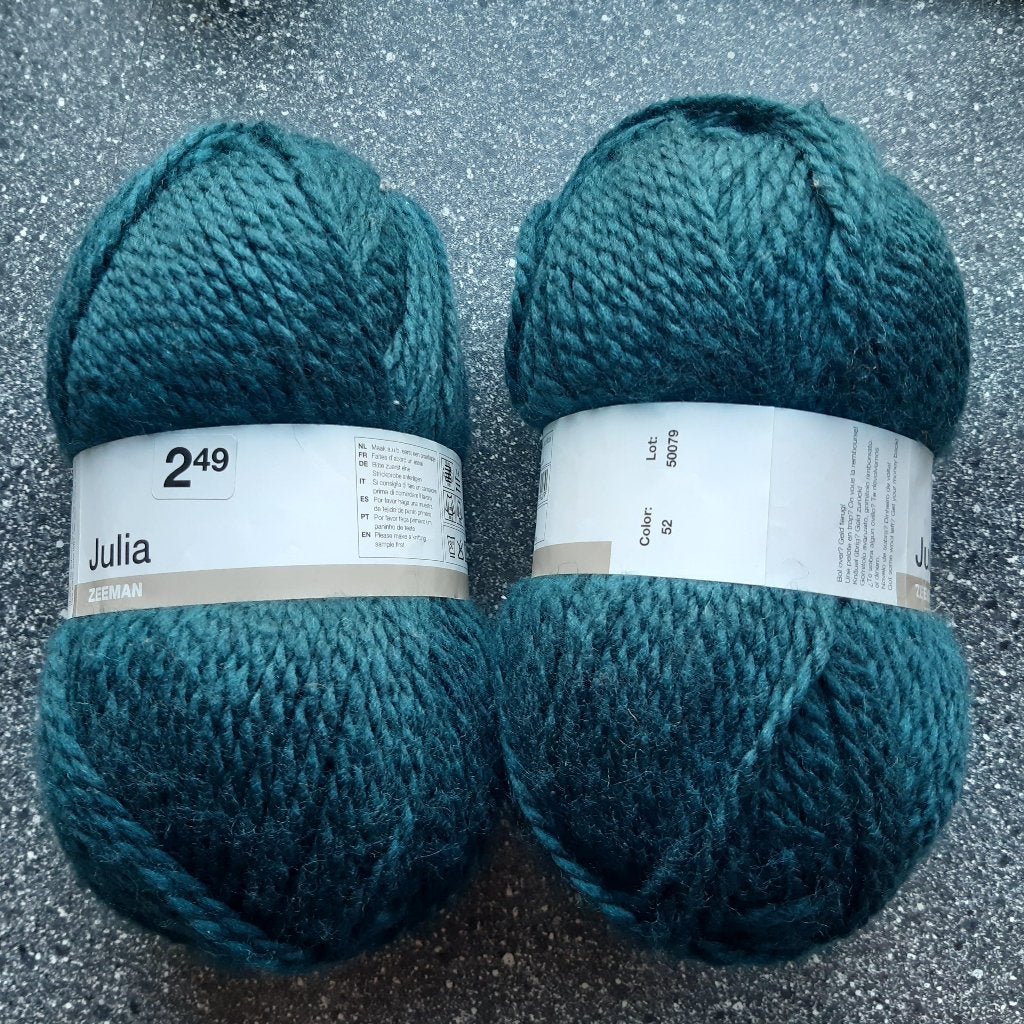 Wol; 2 bollen groene wol * Nieuw * € 2, Hobby en Vrije tijd, Ophalen, Nieuw, Breien of Haken, Wol of Garen