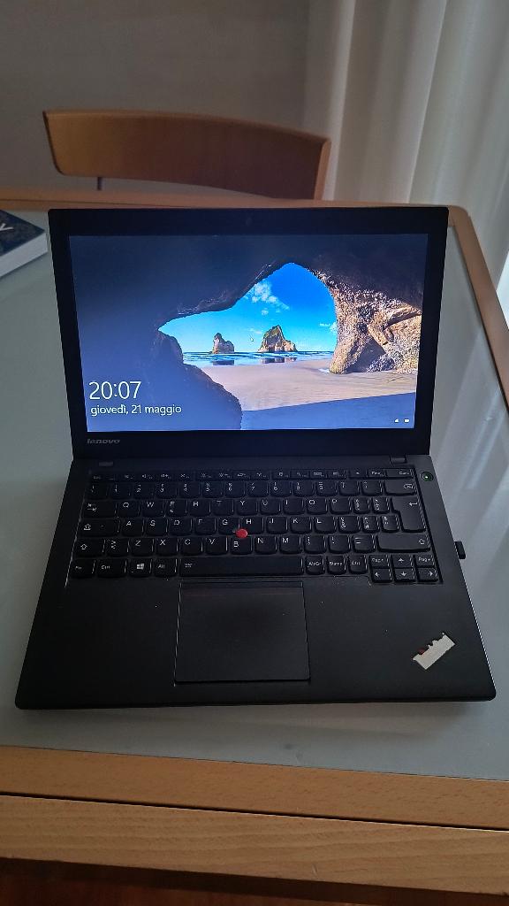 Lenovo X240, 2 tot 3 Ghz, Qwerty, 8 GB, 12 inch
