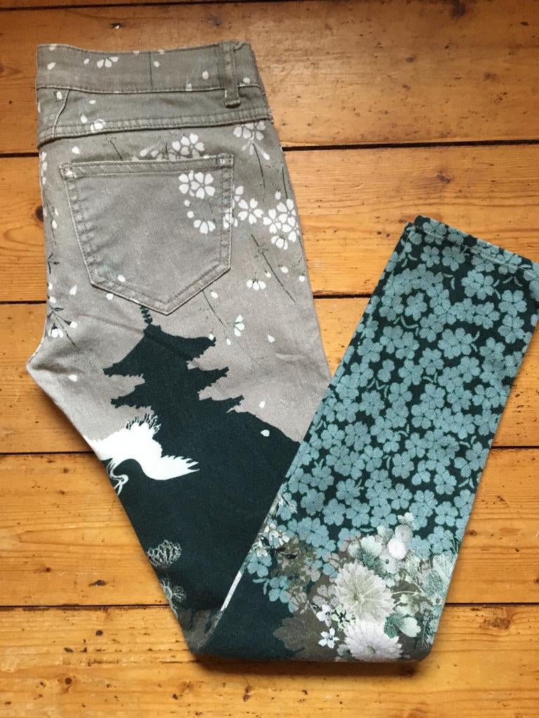 Closed. Jeans. Cropped pedal star. Maat 26, Closed, Ophalen of Verzenden, Zo goed als nieuw, W27 (confectie 34) of kleiner