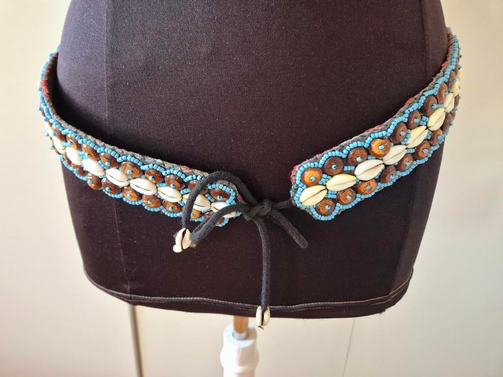 Turquoize heupriem met schelpen en knoopjes, Kleding | Dames, Riemen en Ceinturen, Ophalen of Verzenden, 100 cm of meer