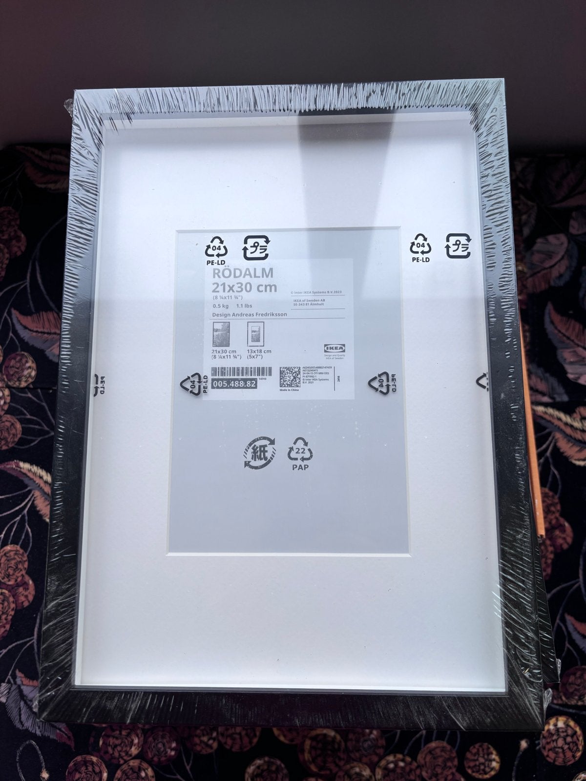 IKEA RÖDALM Fotolijst 21x30 cm Zwart (Nieuw), Huis en Inrichting, Woonaccessoires | Lijsten, Nieuw, Ophalen of Verzenden, Fotolijst