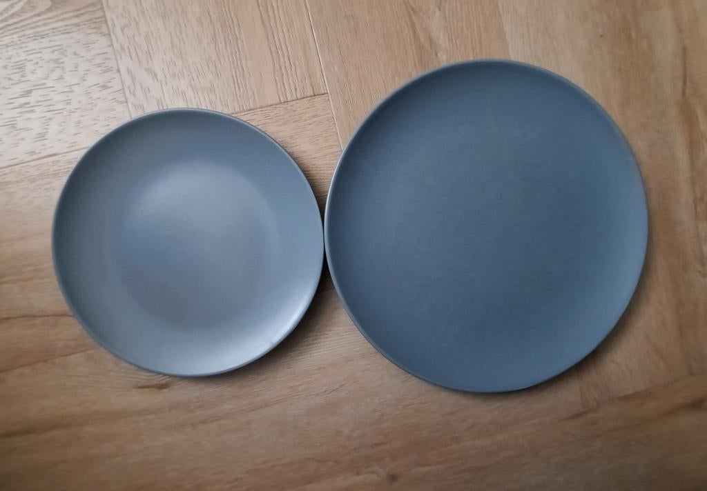 IKEA servies borden - kleur blauw grijs, Ophalen, Keramiek, Zo goed als nieuw, Bord(en)
