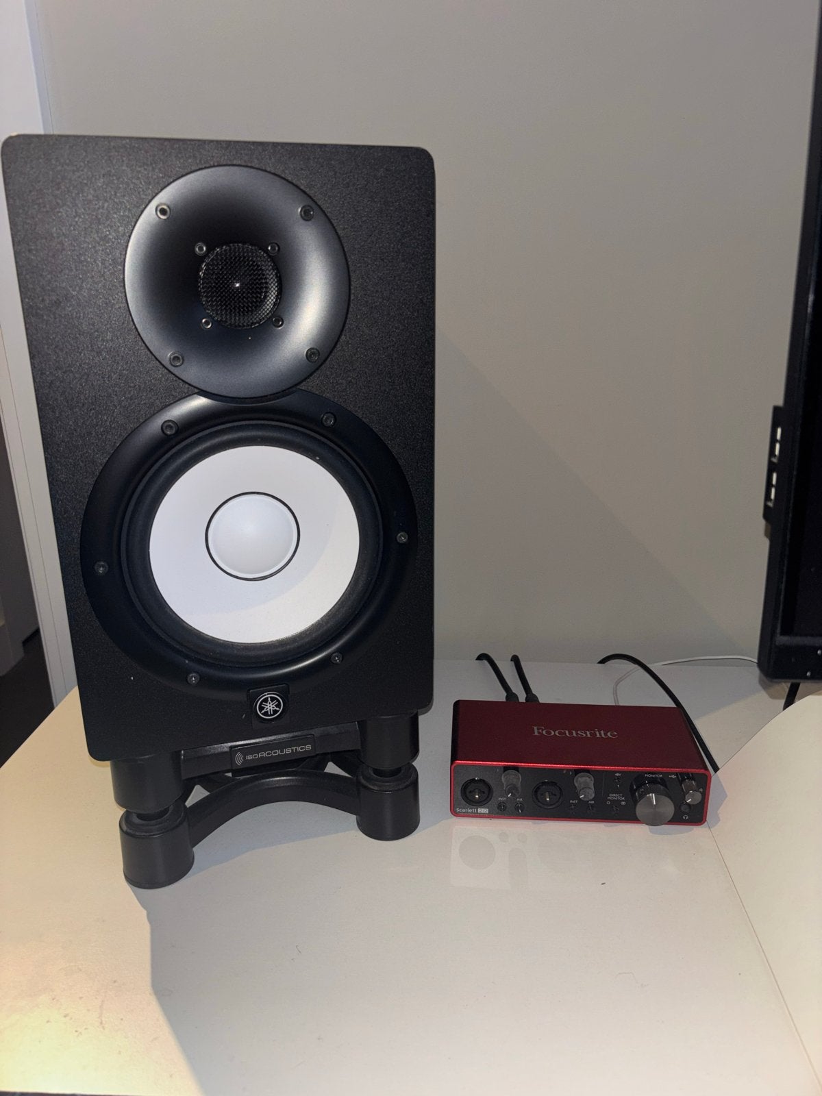 Yamaha HS7 Monitor 2x, Focusrite Scarlett 2i2 & stands, Ophalen, Studiomonitor, Inclusief standaarden, Yamaha