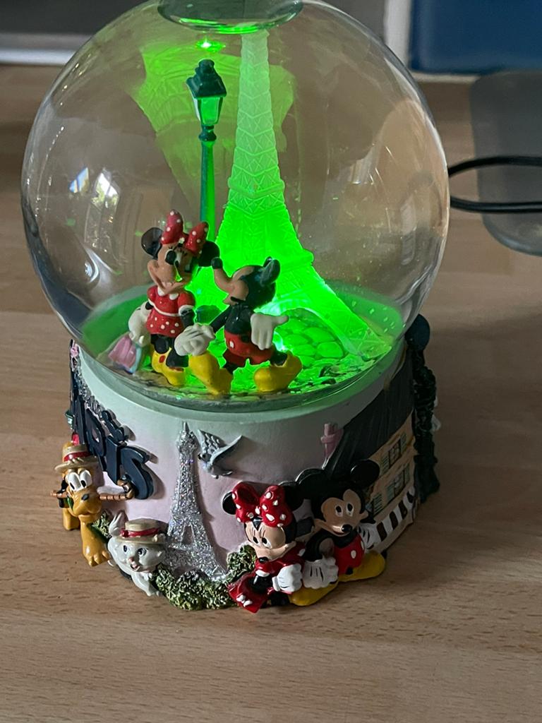 Disney Sneewbol Mickey & Minnie uit 1992 met licht, Verzamelen, Ophalen of Verzenden, Mickey Mouse, Zo goed als nieuw, Beeldje of Figuurtje