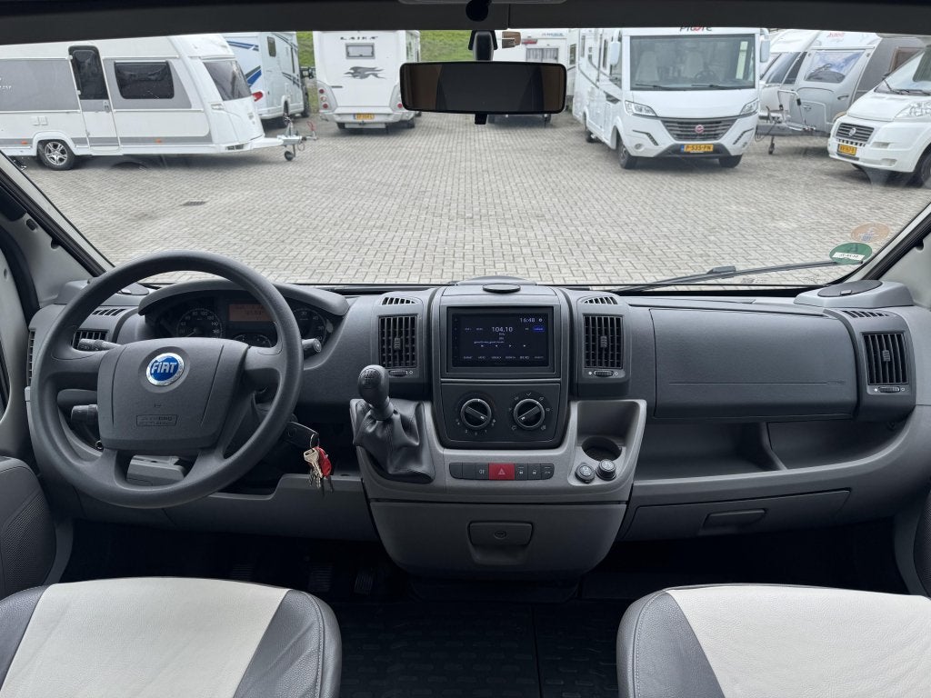 Dethleffs Globebus 3 T Ruimer rondzit achter, Tot en met 2, Dethleffs, Veiligheidssloten, Elektrische ramen