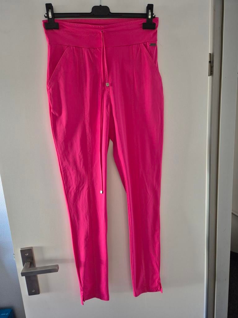 Prachtige  travelstof  broek  merk ambika maat s, Kleding | Dames, Ophalen of Verzenden, Zo goed als nieuw, Maat 38/40 (M), Lang