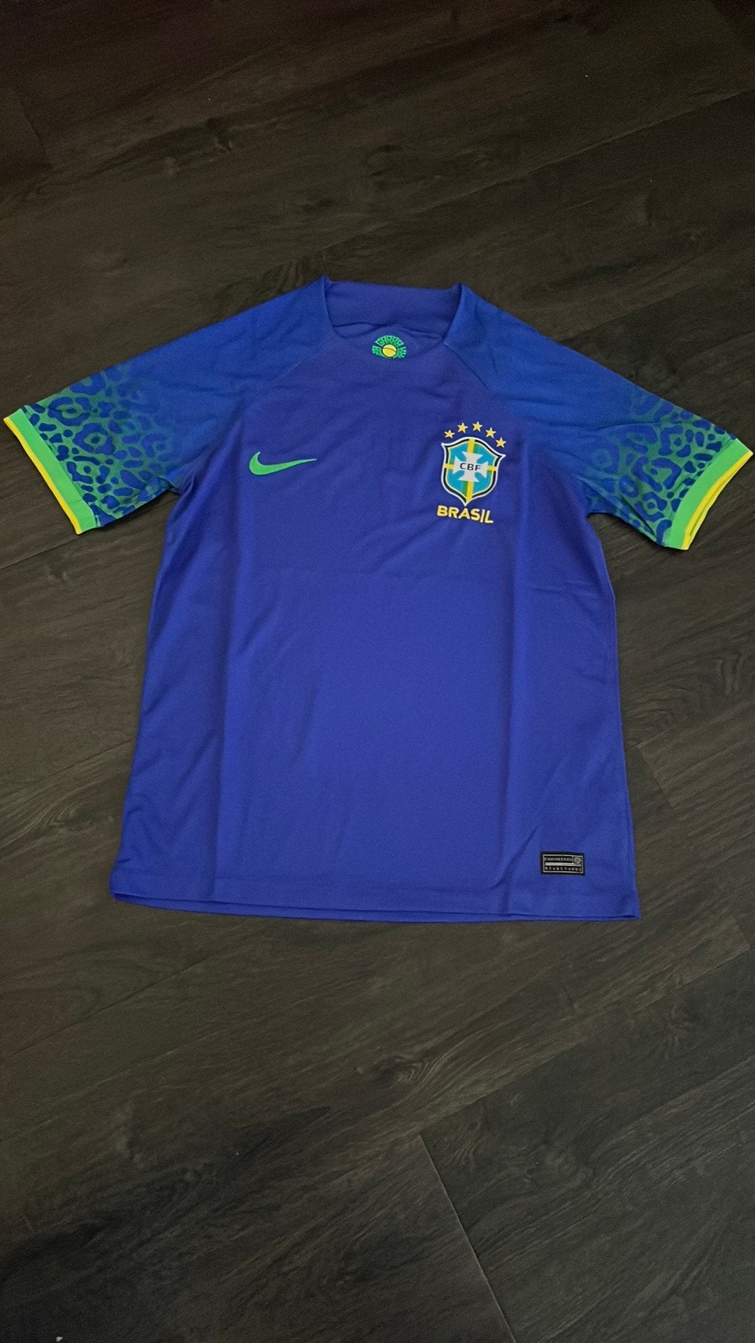 Nieuw Brazilië Voetbalshirt Maat M, Sport en Fitness, Voetbal, Maat M, Ophalen of Verzenden, Nieuw, Shirt