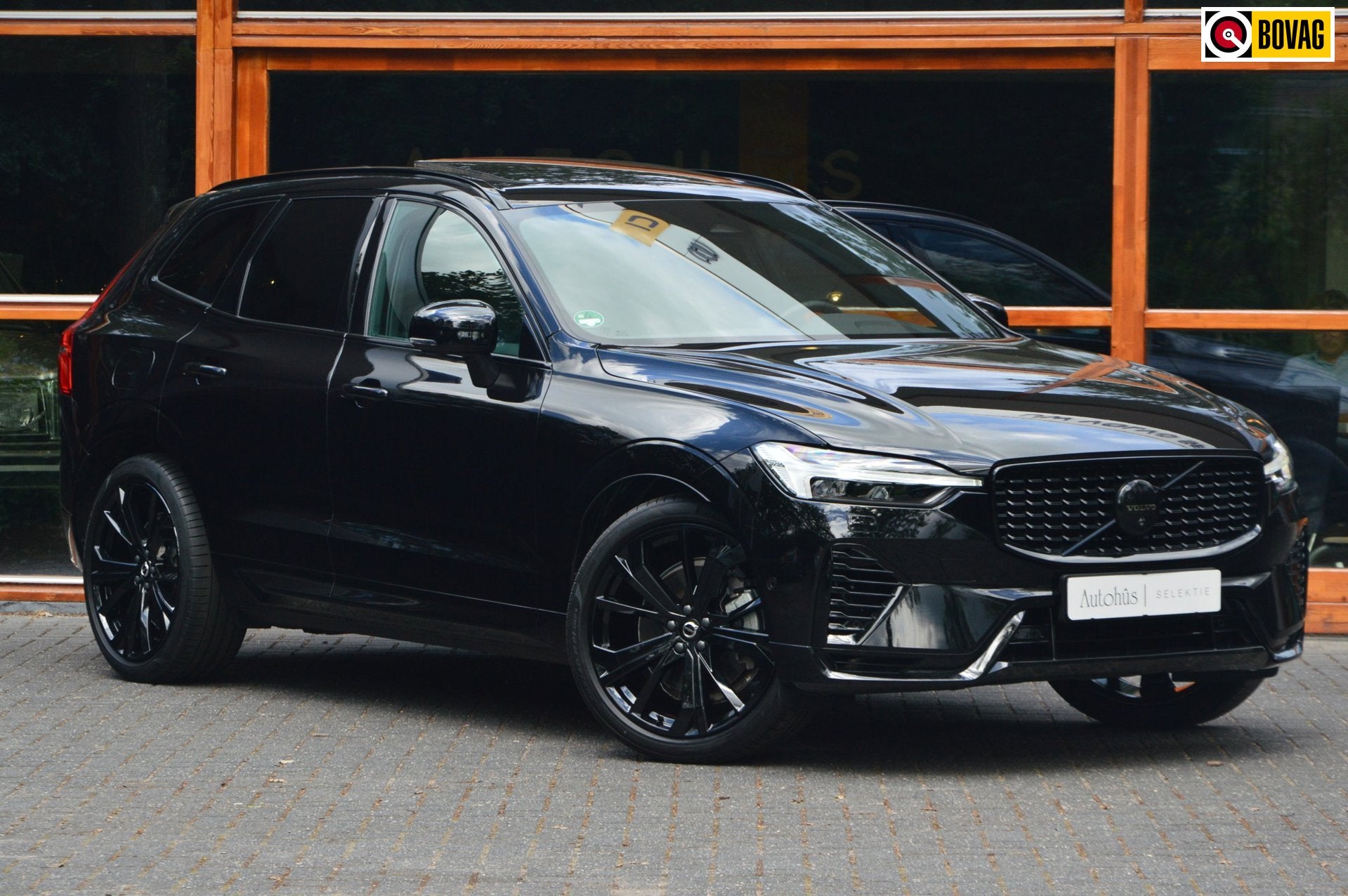 Volvo XC60 T8 Hybrid AWD Ultra Black Edition | Luchtvering |, Auto's, Automaat, Dealer onderhouden, Gebruikt, 4 cilinders