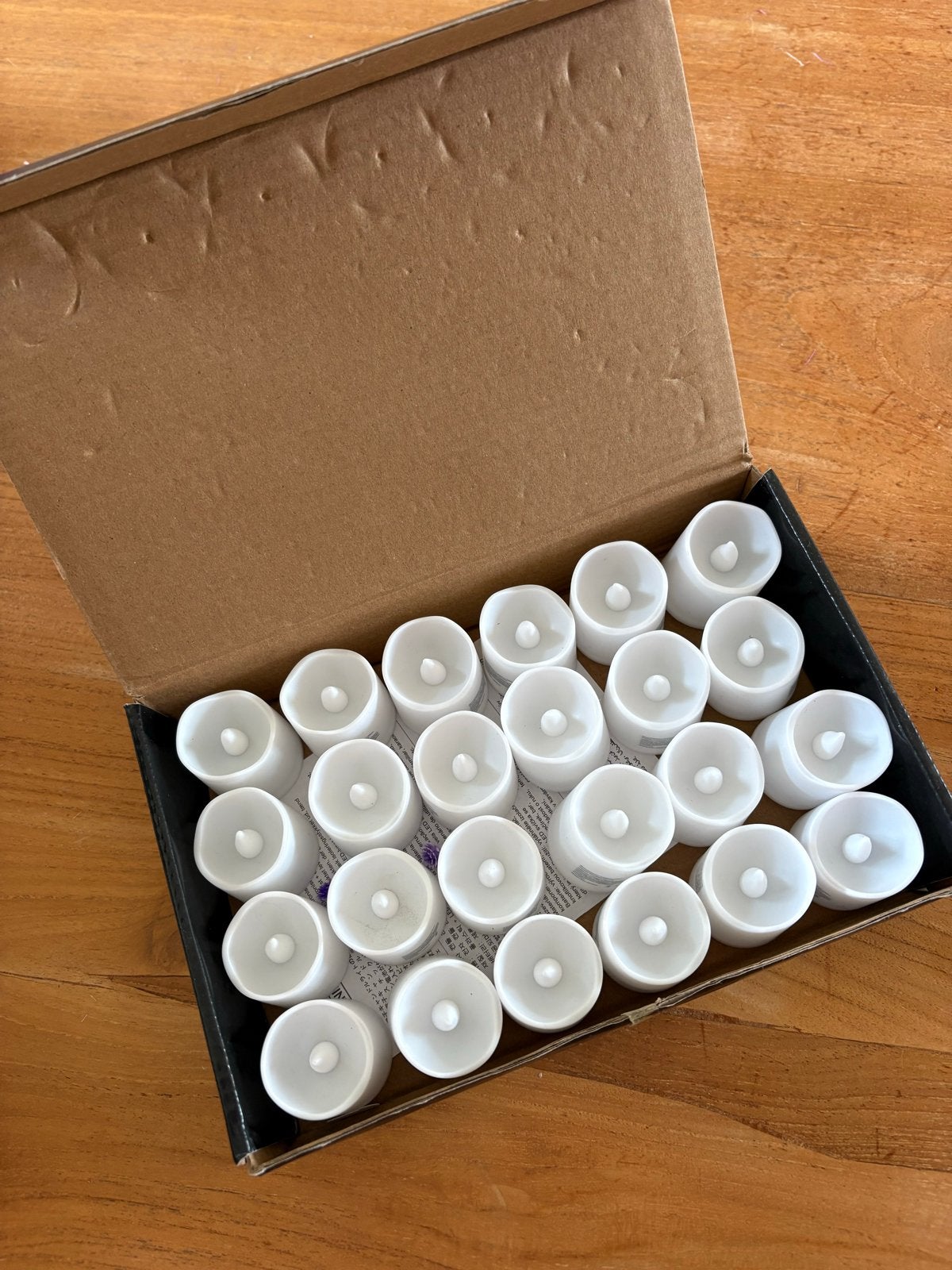 24 Nieuwe LED Waxinelichtjes - Sfeervolle Verlichting, Ophalen, Kunststof, Wit, Nieuw