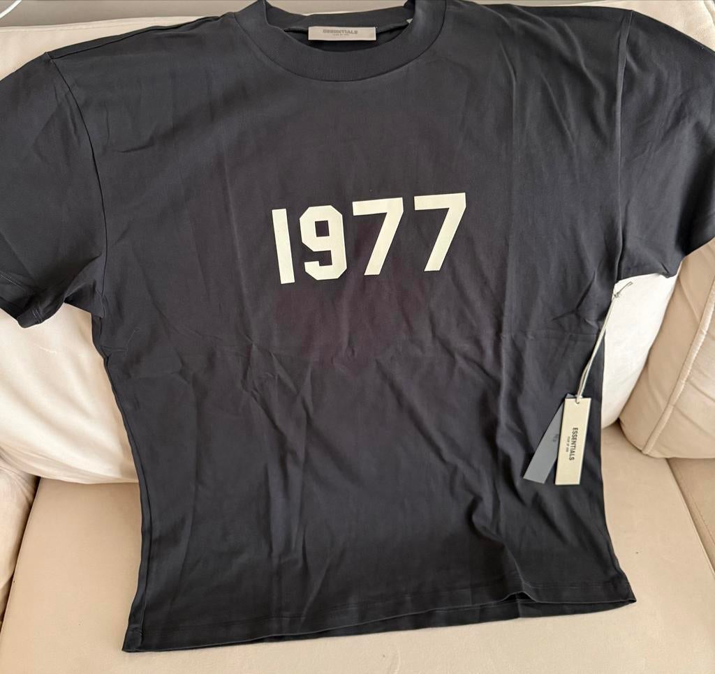 Fear of God Essentials 1977 Iron Summer Set - Nieuw, Kleding | Heren, T-shirts, Ophalen of Verzenden, Nieuw, Maat 48/50 (M), Zwart