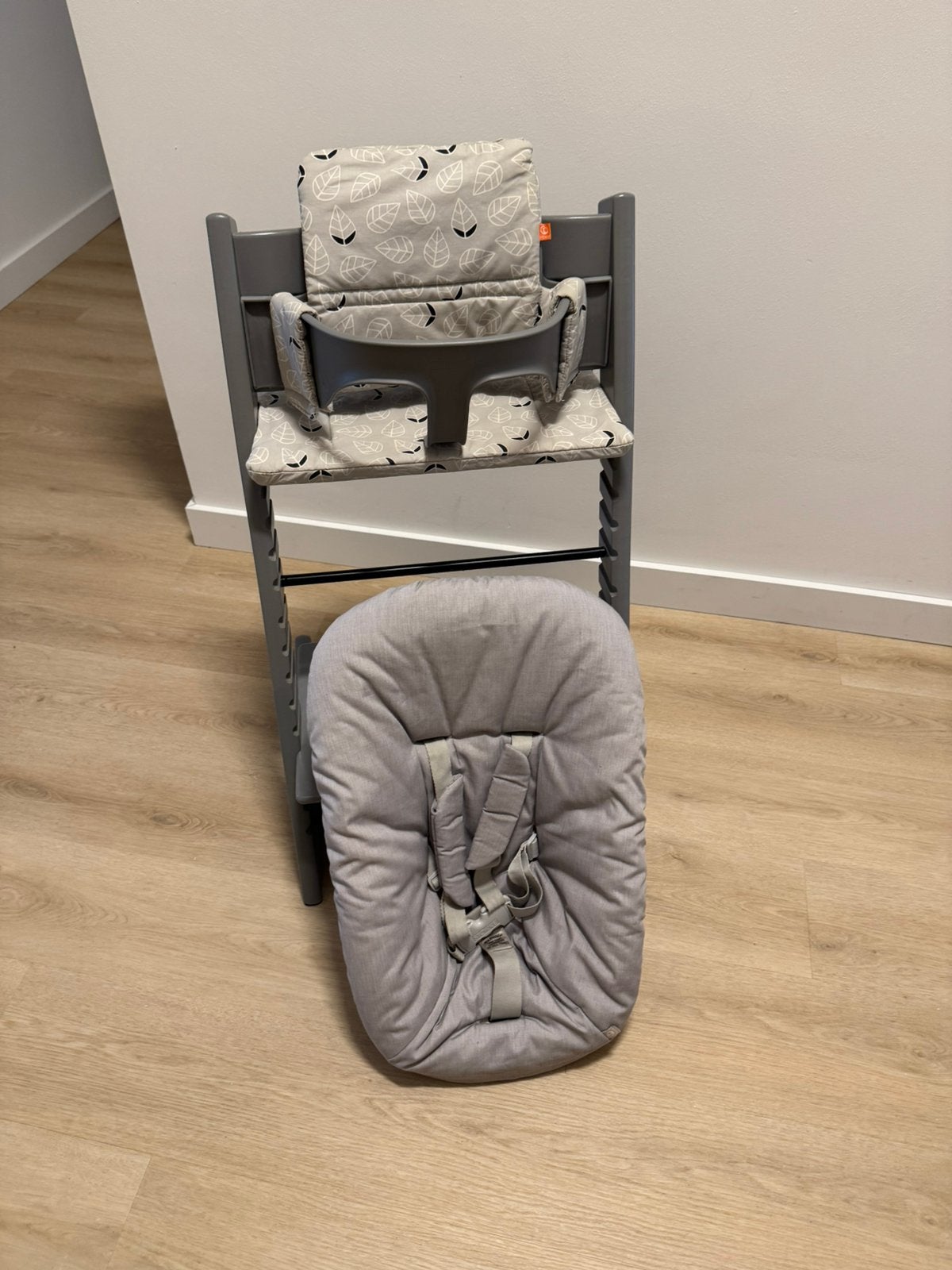 Stokke tripp trapp trip trap kinderstoel met Newborn, Ophalen, Zo goed als nieuw, Meegroeistoel