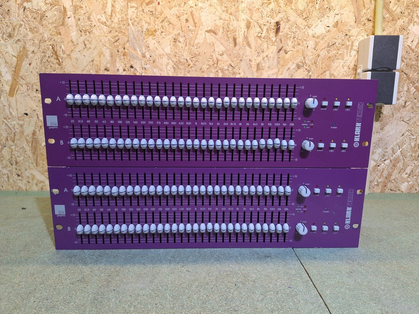 Klark Teknik Square One graphic 2x30 bands equalizer, Ophalen of Verzenden, Zo goed als nieuw, Equalizer